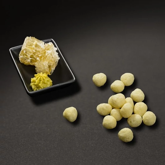 Wasabi és méz ízesítésű golyók